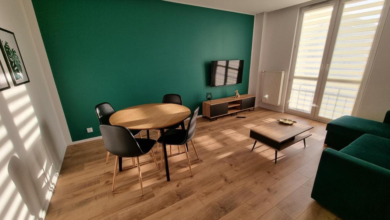 Apartament W Centrum เชสโตฮอวา ภายนอก รูปภาพ